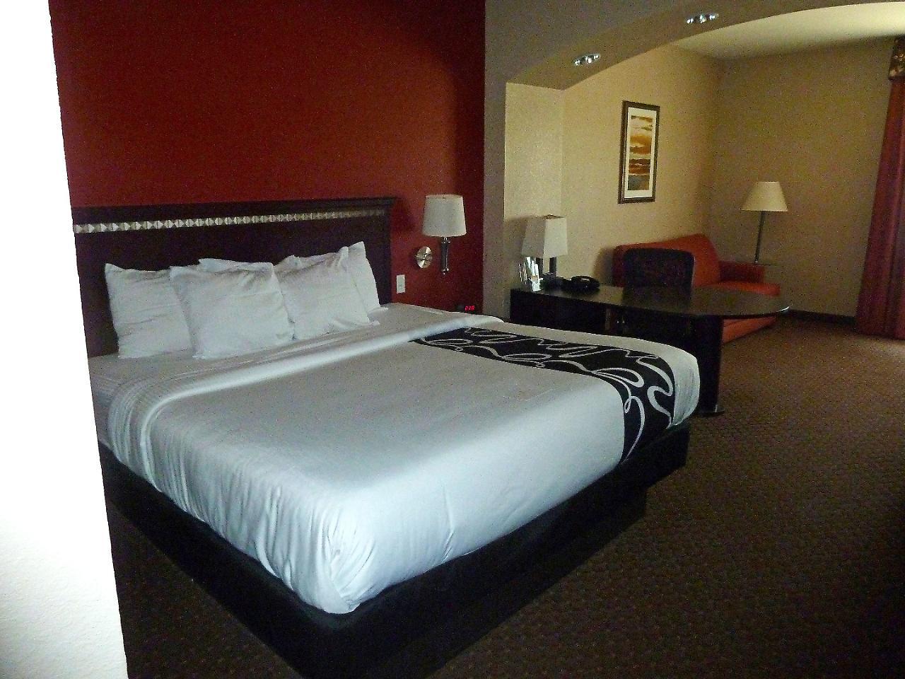 Americas Value - Gun Barrel 3* Gun Barrel City