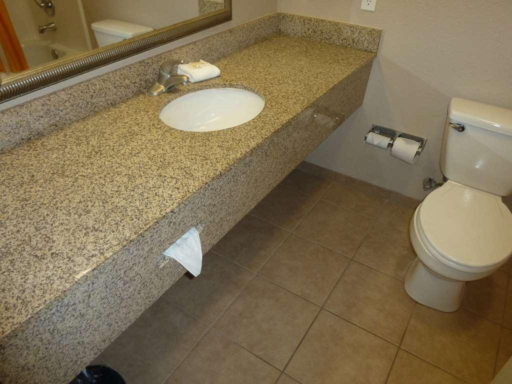 Americas Value - Gun Barrel Hotel 3*