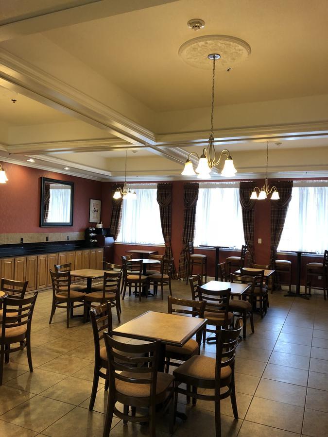 Americas Value - Gun Barrel Hotel 3*